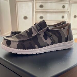 Camouflage Women’s Hey Dudes